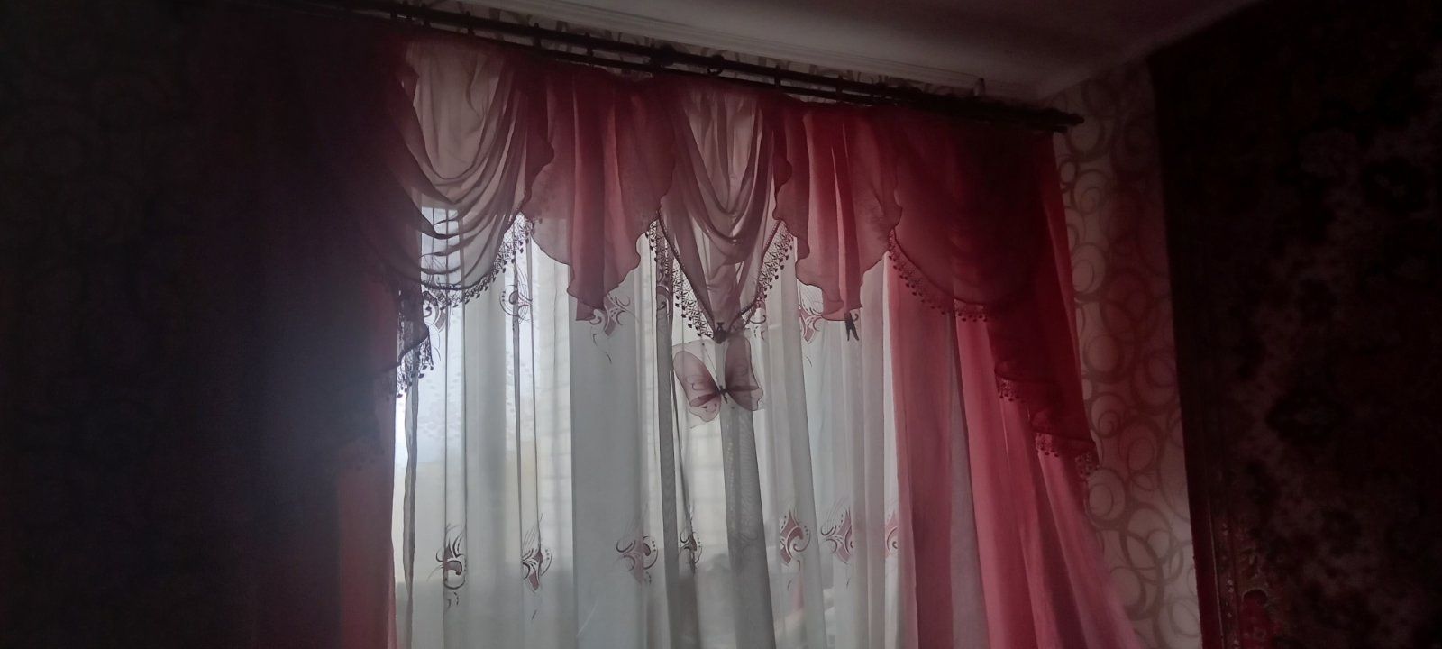 Ламбрикени з шторами