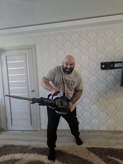 Міні ексковатор  послуги евакуатором е трасошукач труб е електромолот