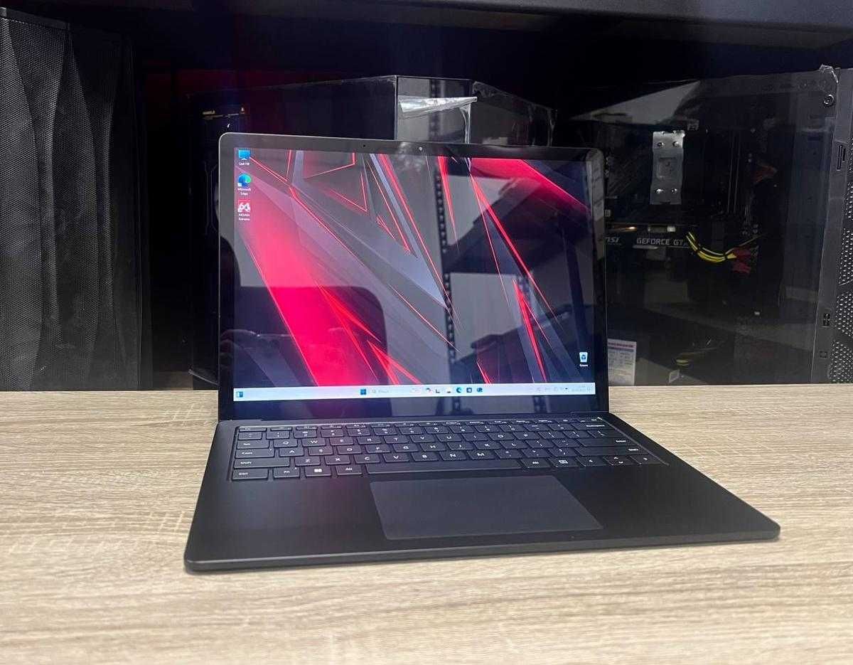 Ультрабук Microsoft Surface i7-1185G7/16Gb/256SSD/Intel IRIS ГАРАНТІЯ