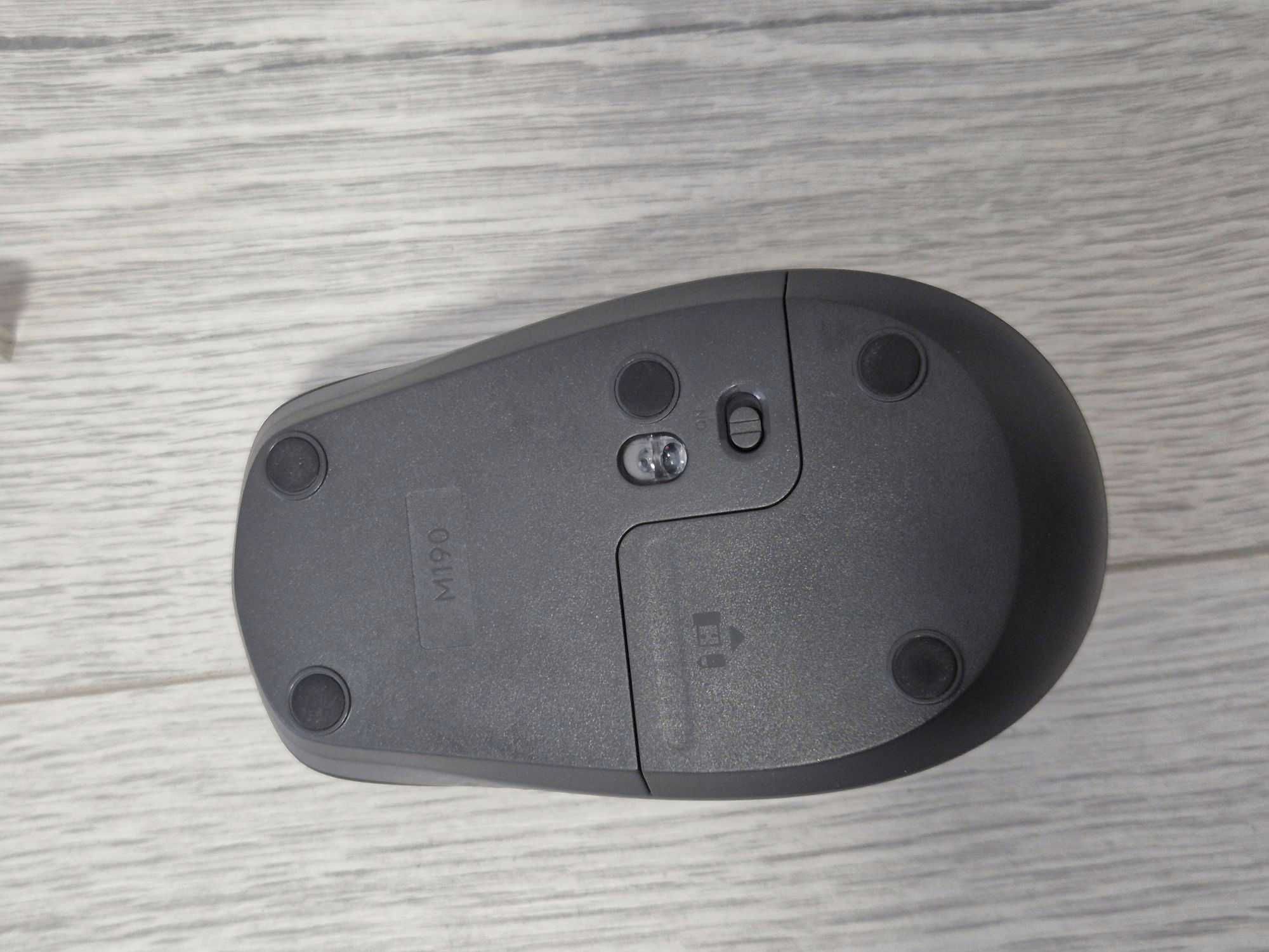 якісна бездротова мишка Logitech M190 Wireless в ідеалі