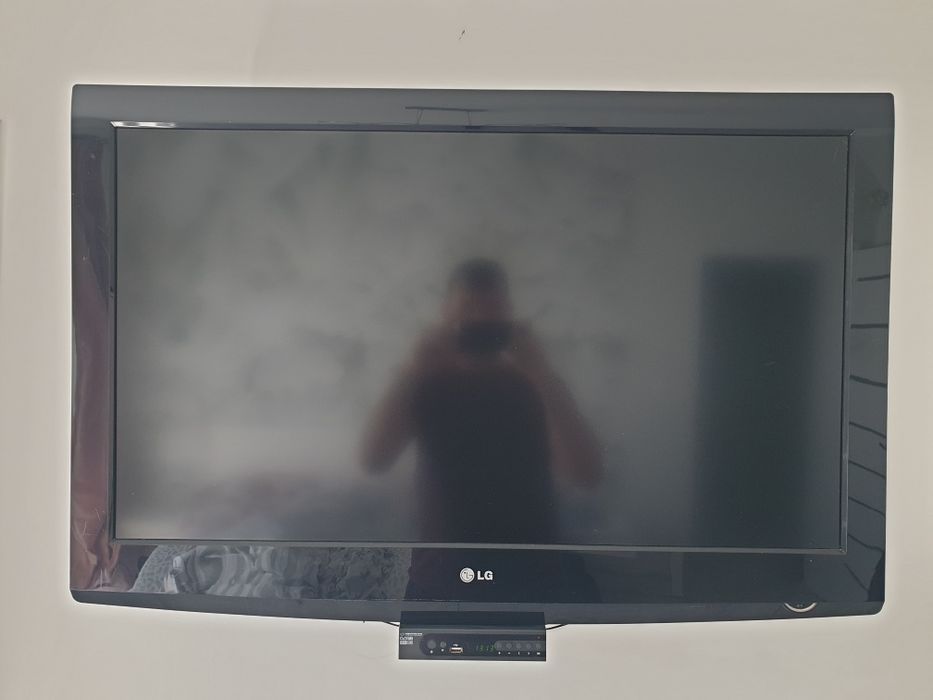 Telewizor 37 cali LG + dekoder DVB-t2 + piloty