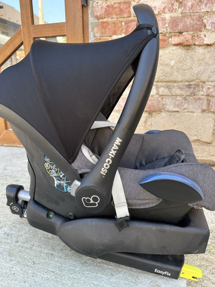 Автокрісло Maxi cosi з народження
