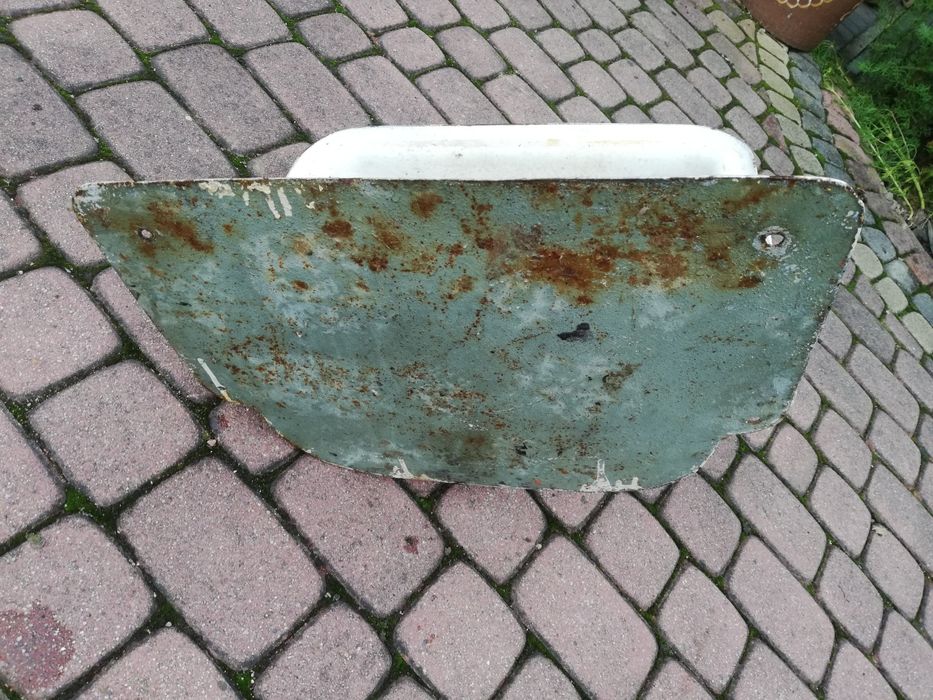 Zlew żeliwny stara umywalka