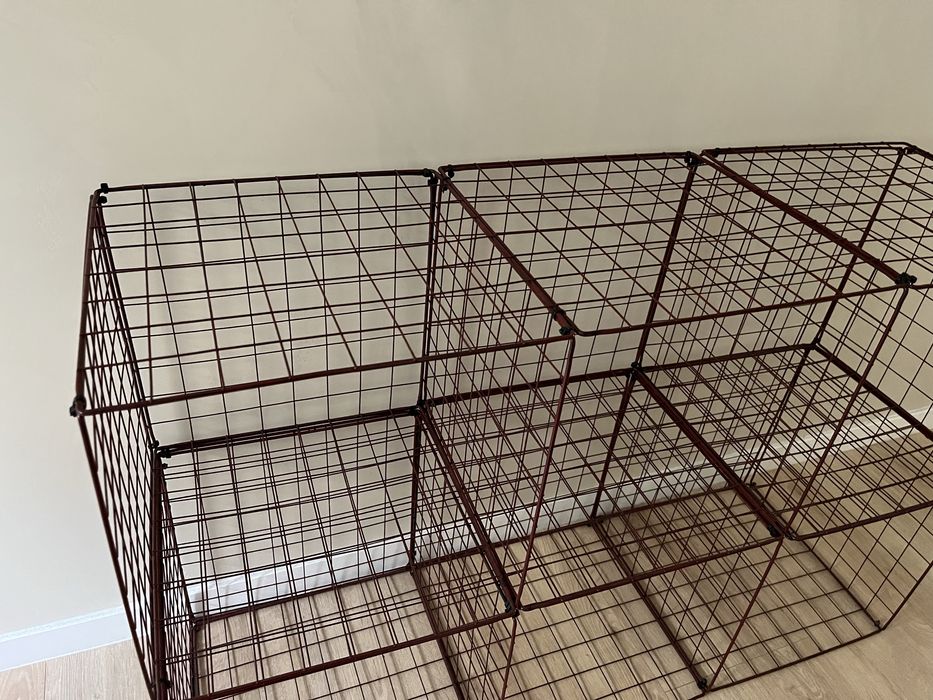Szafa regał modułowy bordowy czerwony siatka metalowy boxy pudełka