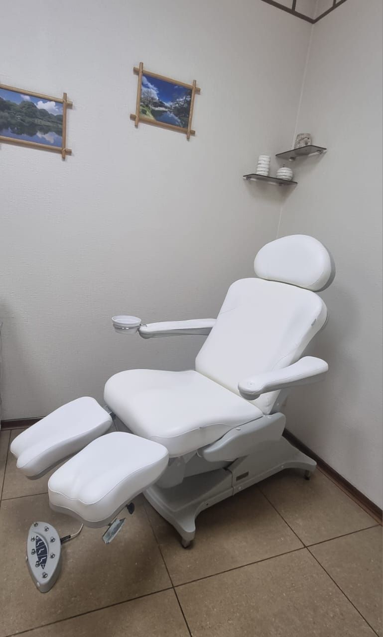 Крісло для педикюру Bentlon.