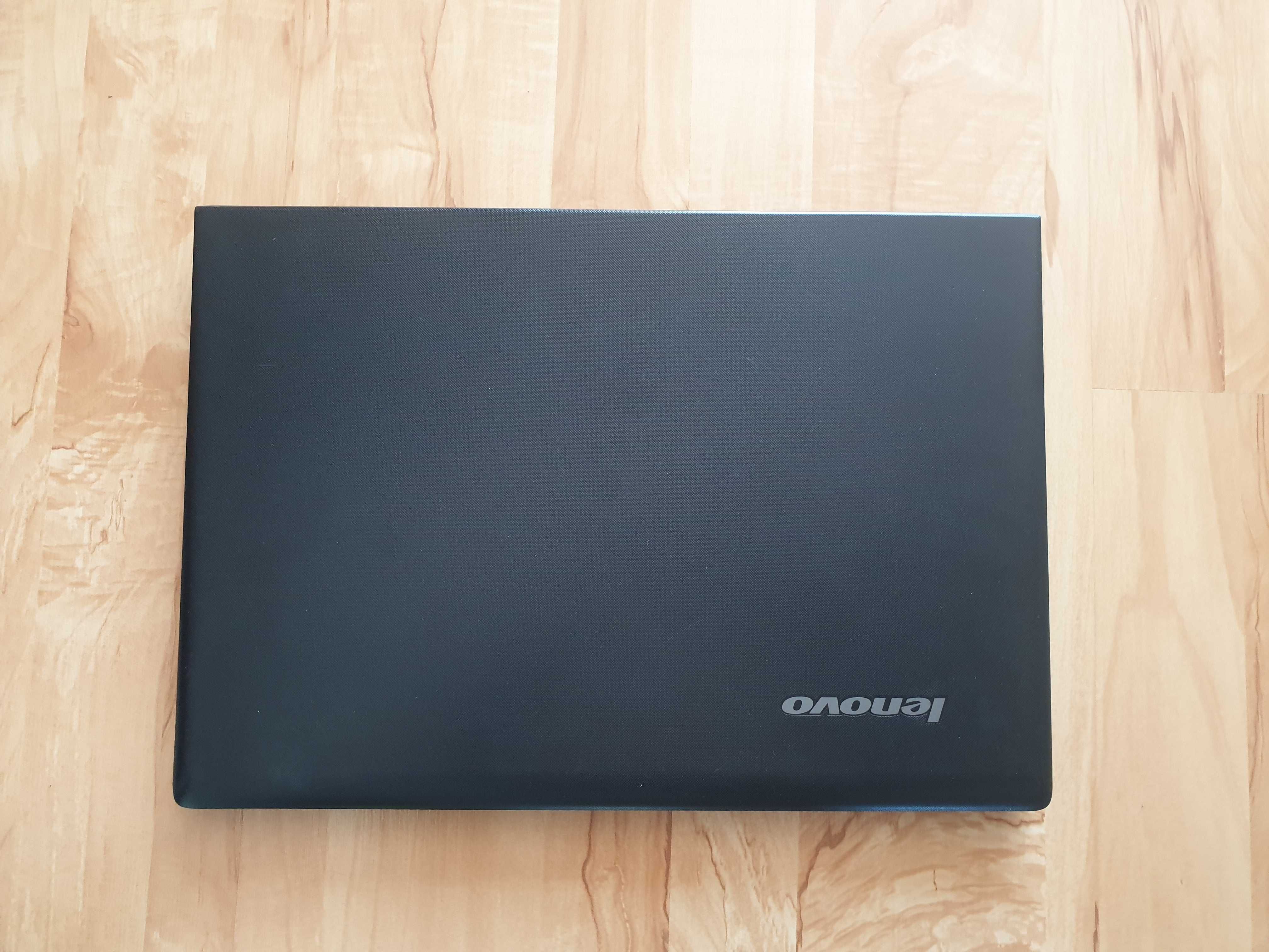 LENOVO procesor i5, pamięć RAM 8GB, dysk SSD 512 GB