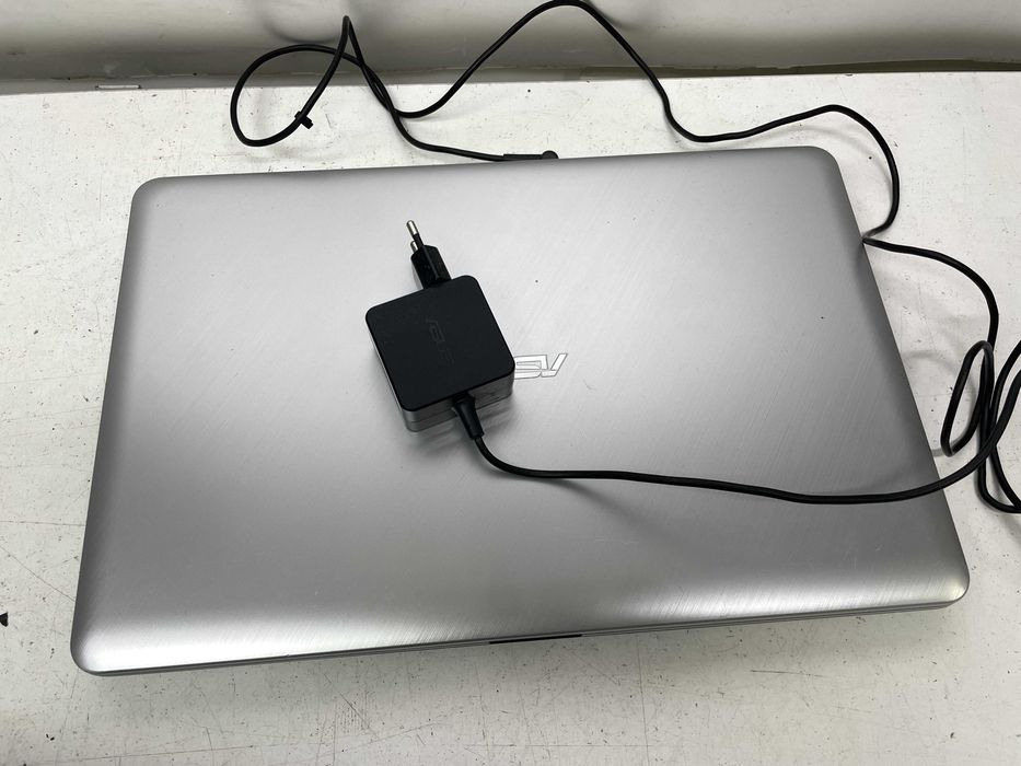 Ноутбук ASUS X543M, Экран 15,6" легкий, тонкий, батарея ок