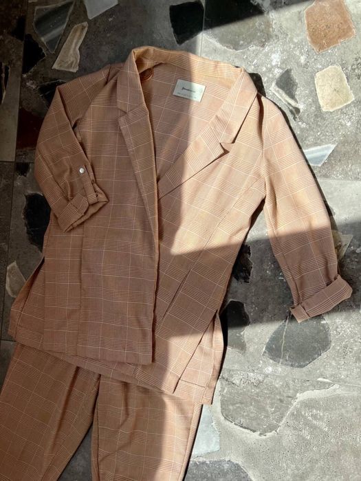 Костюм женский брюки/пиджак