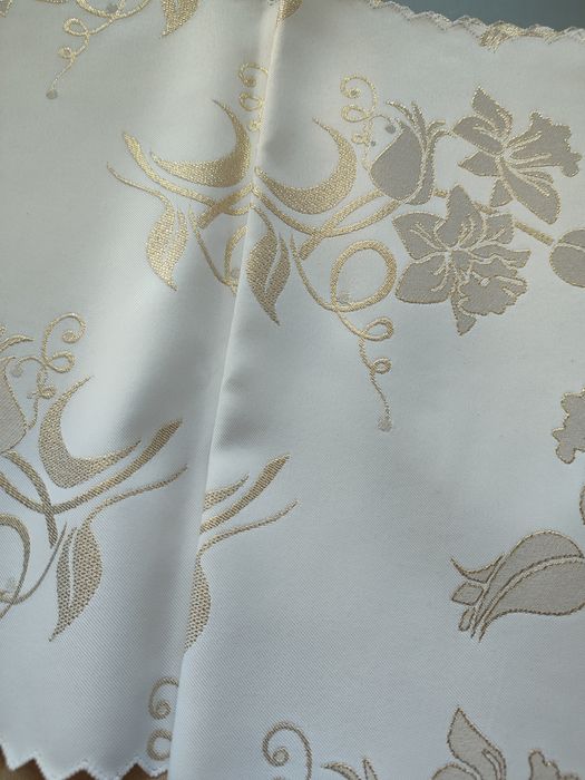 Obrus plamoodporny dwustronny złoto bialy 140x34