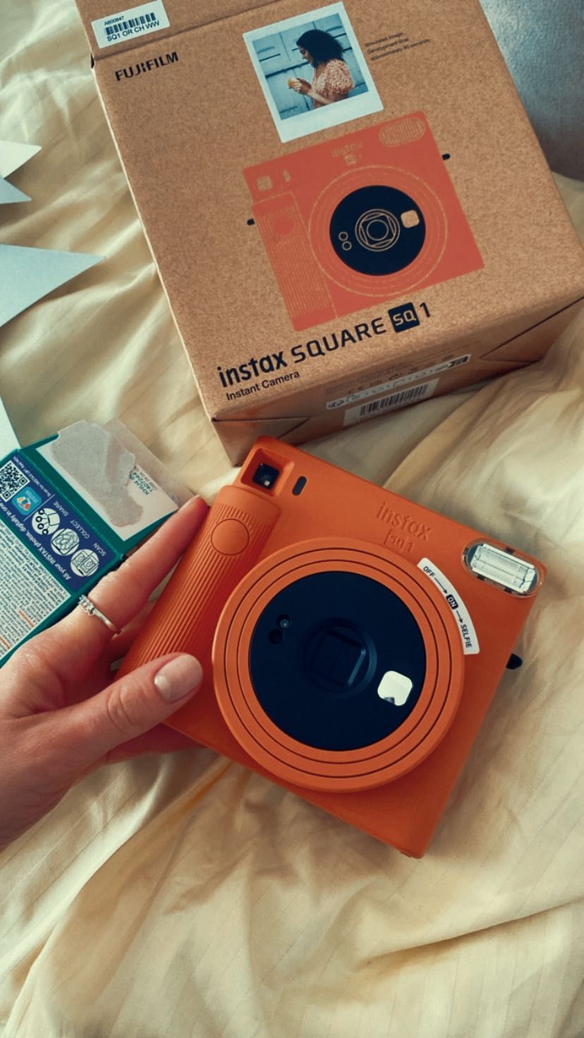 Камера миттєвого друку Instax Square SQ1