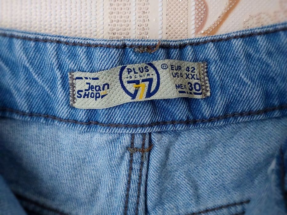 Жіночі джинсові шорти mom