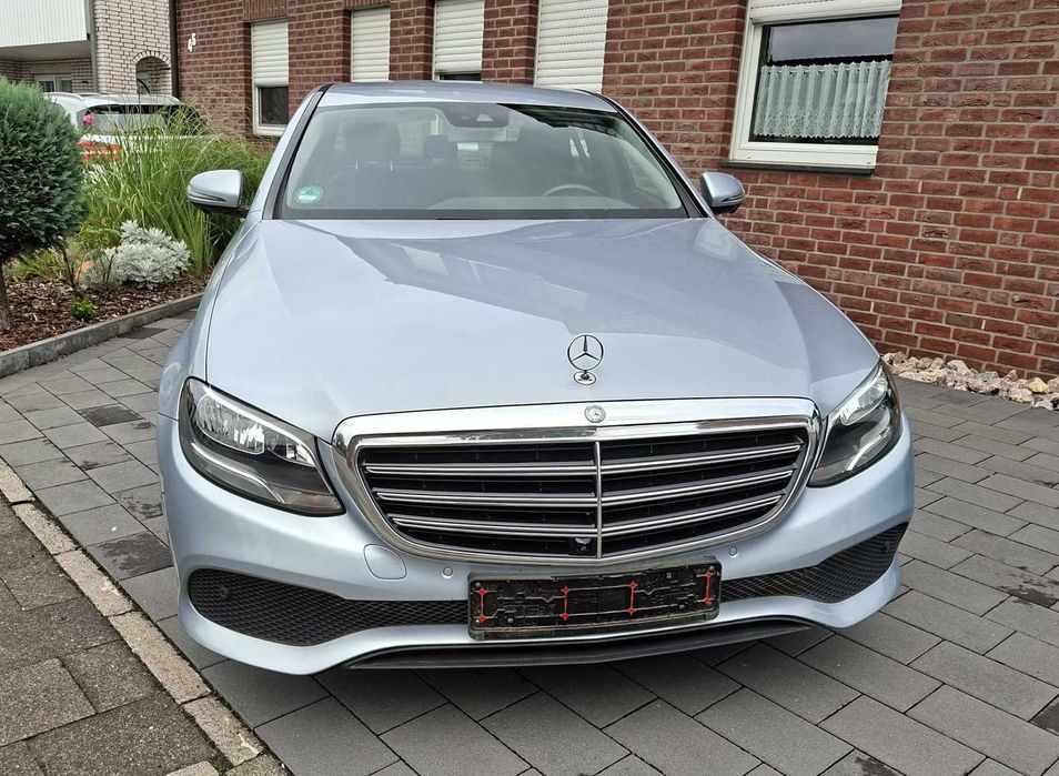 Mercedes E 220 Diesel Exclusive Automático