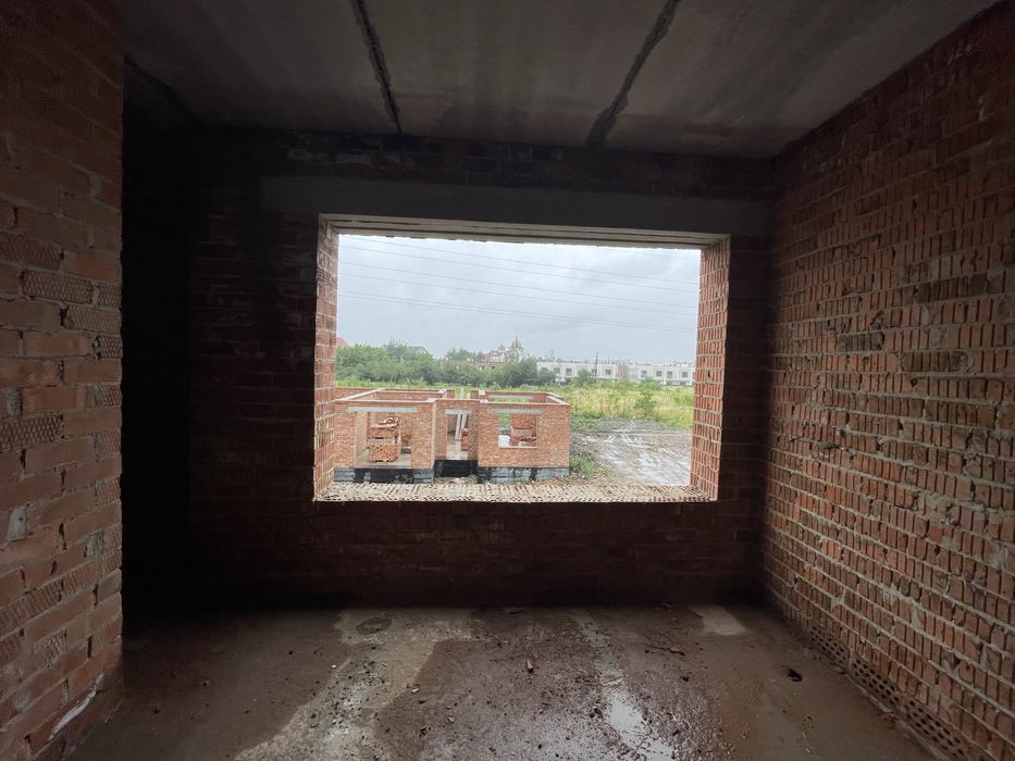 Якісний дуплекс зі зручною  локацією та асфальнованим підїздом