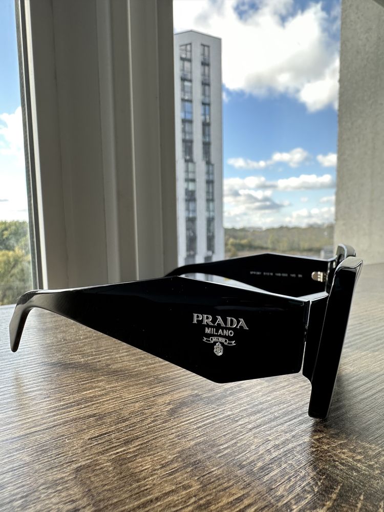 Окуляри Prada