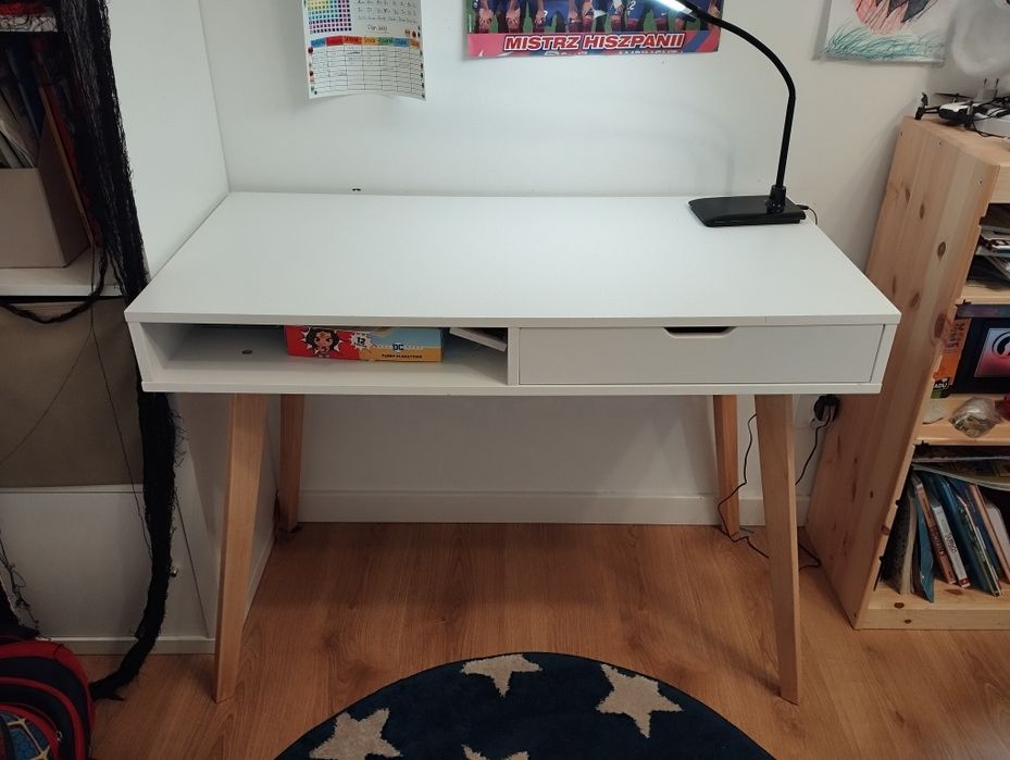 Biurko drewniane nogi JYSK