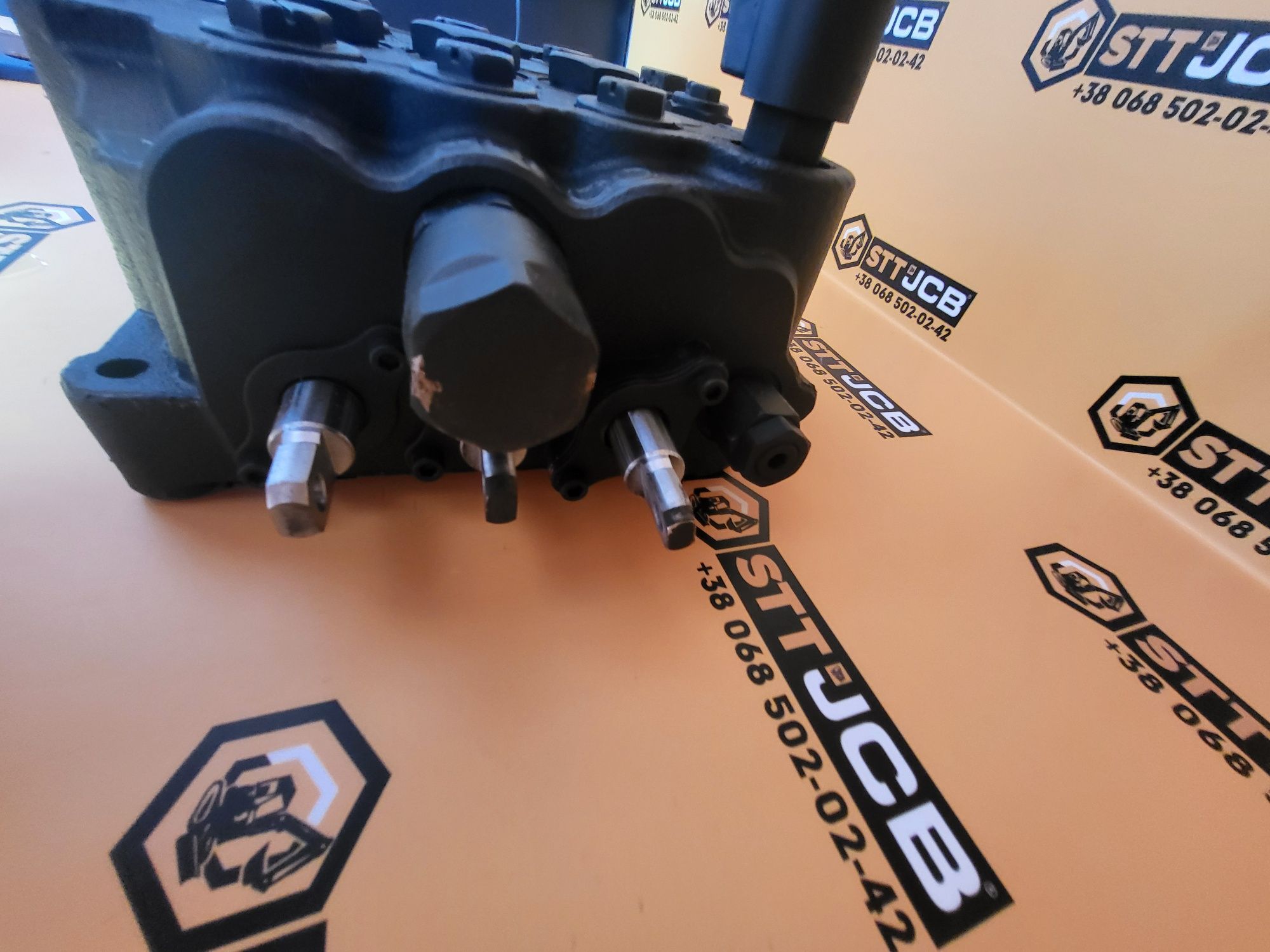 Розподільник передній Jcb 3 cx 4 cx