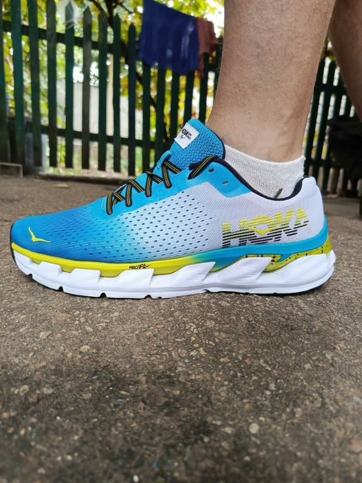 кросівки Hoka (44 р.28 см)