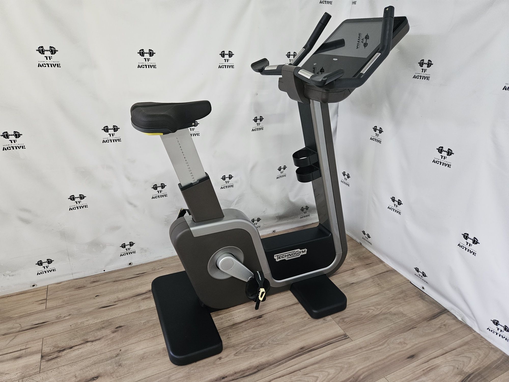 Rower pionowy Technogym Artis unity 3.0