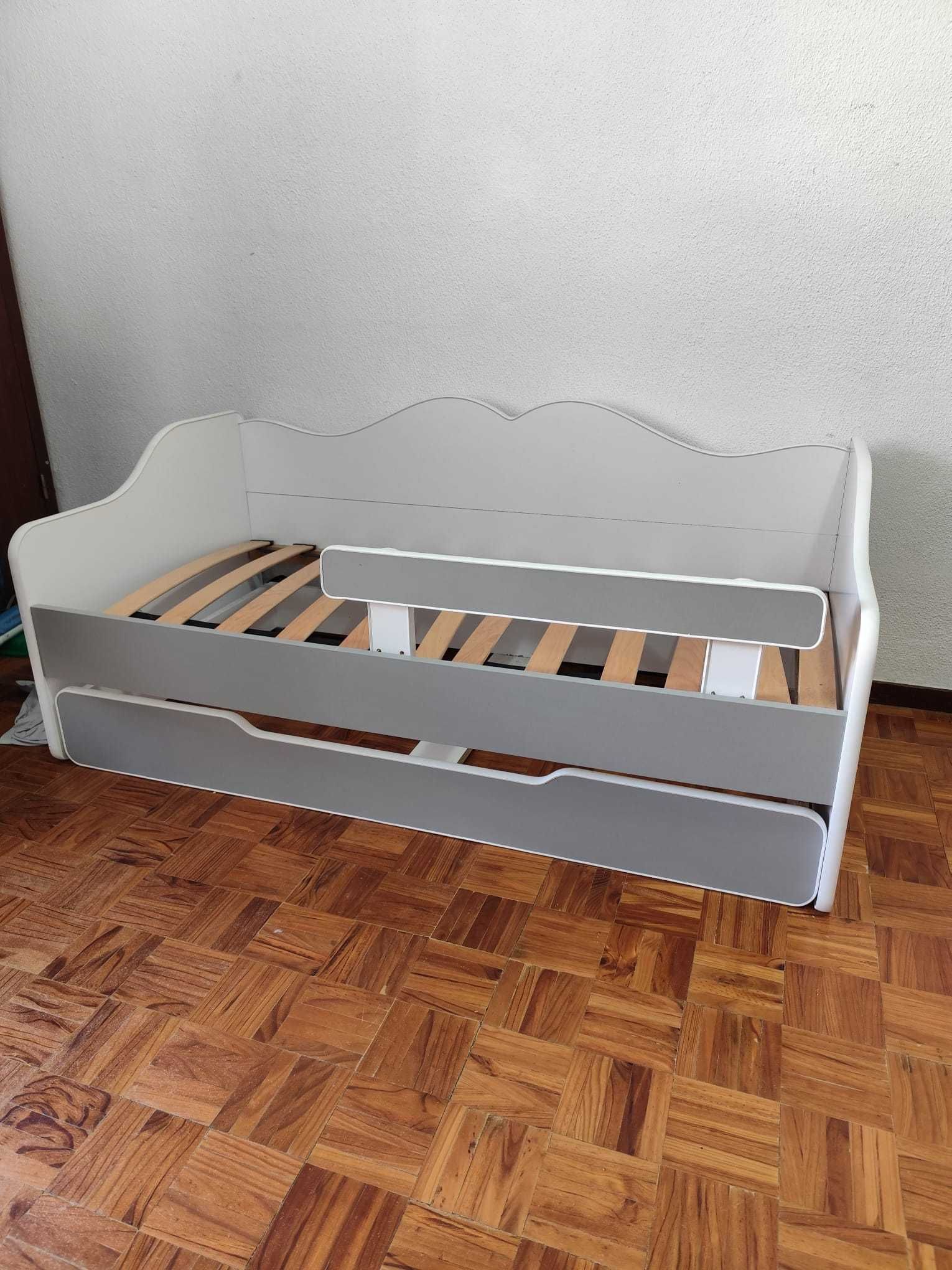 Cama infantil para crianças de 3 a 6 anos.