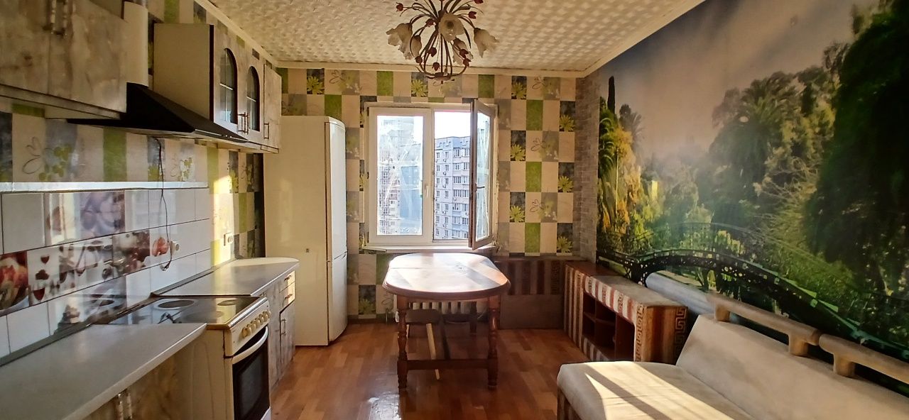 Продаж 3х кімнатної квартири 95кв.м,Харківська, Драгоманова 1Е