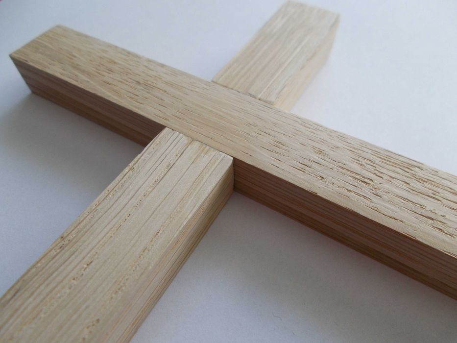 Drewniany duży dębowy krzyż na ścianę 20x14 cm