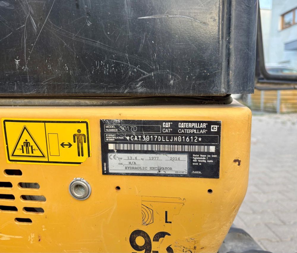 Minikoparka Cat 301.7D