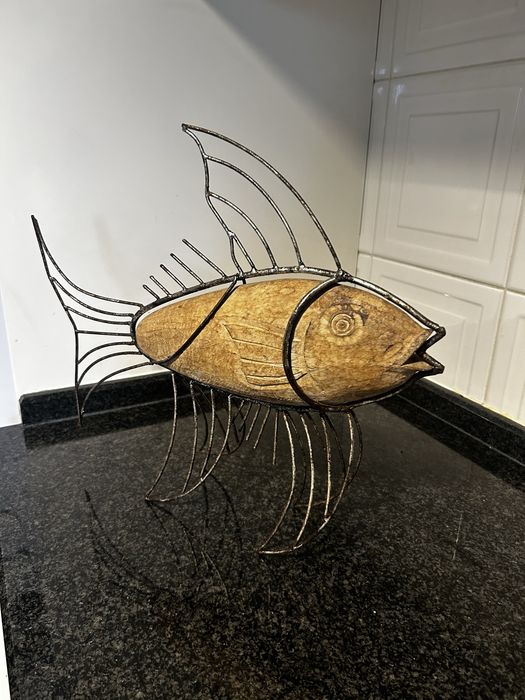 Peça decorativa em madeira e ferro…