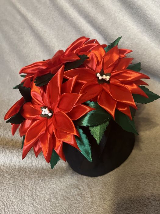 Ręcznie robiony box z gwiazdami betlejemskimi – dekoracja świąteczna