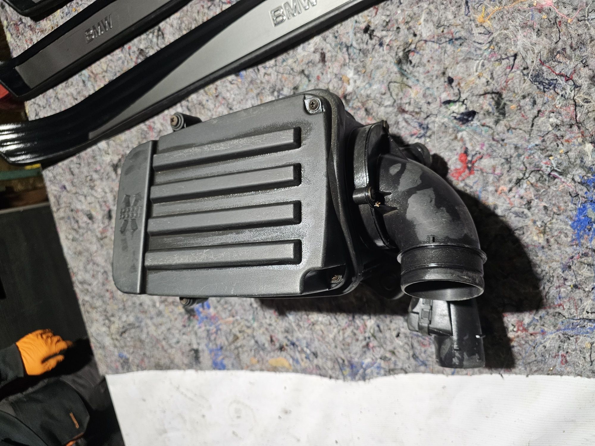 Obudowa filtra powietrza Audi A3 8P 1.6 Benzyna kompletna VW skoda