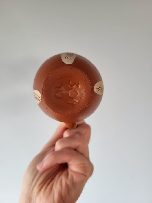 Gliniany mlecznik dzbanek