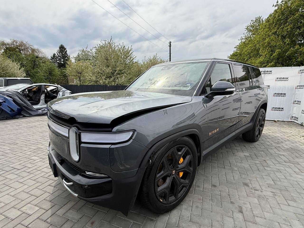 RIVIAN R1S Adventure 2023