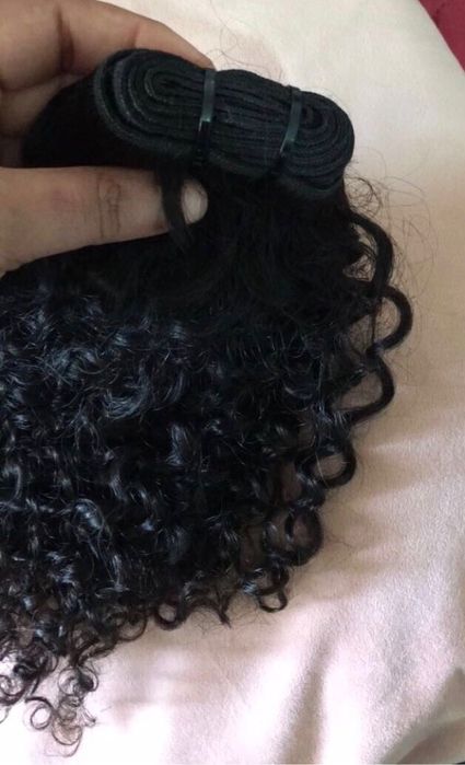 Cabelo humano cacheado 100g 50€