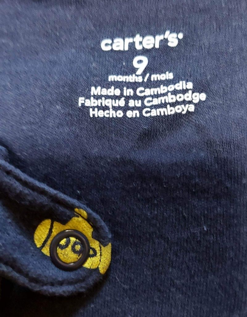 Pajac/ piżama chłopięca firmy Carters. Rozmiar 9 miesiąc. Stan bdb.