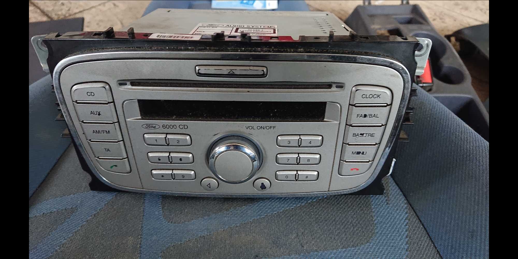 Radio ford connect lift 2011