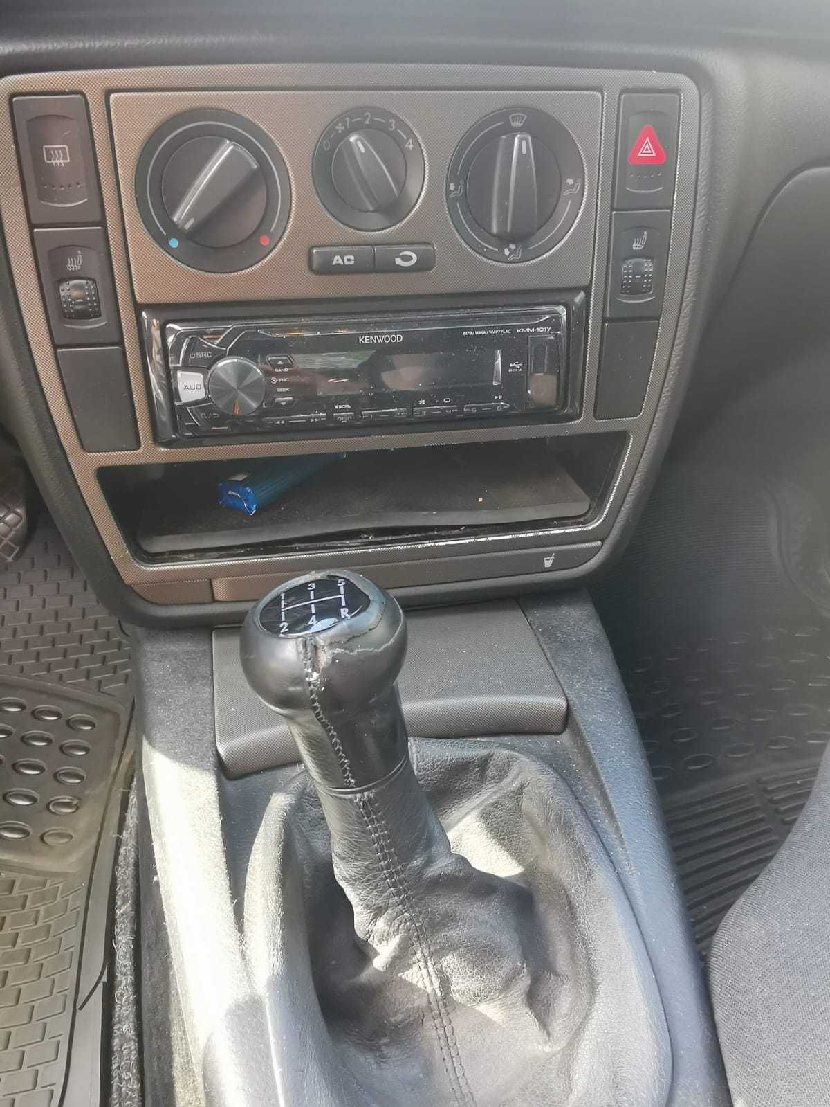 Sprzedam samochód volkswagen passat