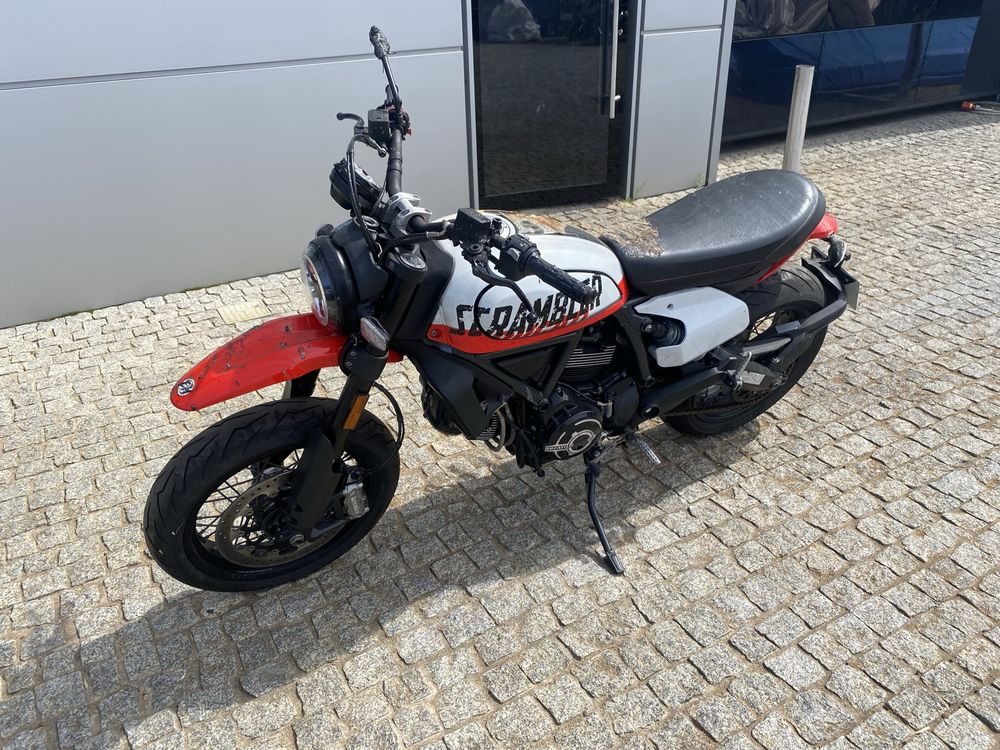 Ducati scrambler 800