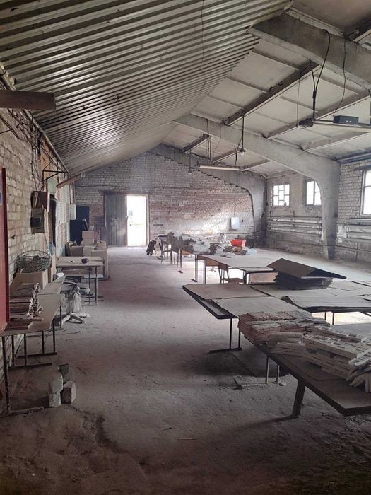 Продам   Комерцiйне виробничо складське примiщення   вул.Дрозда 7