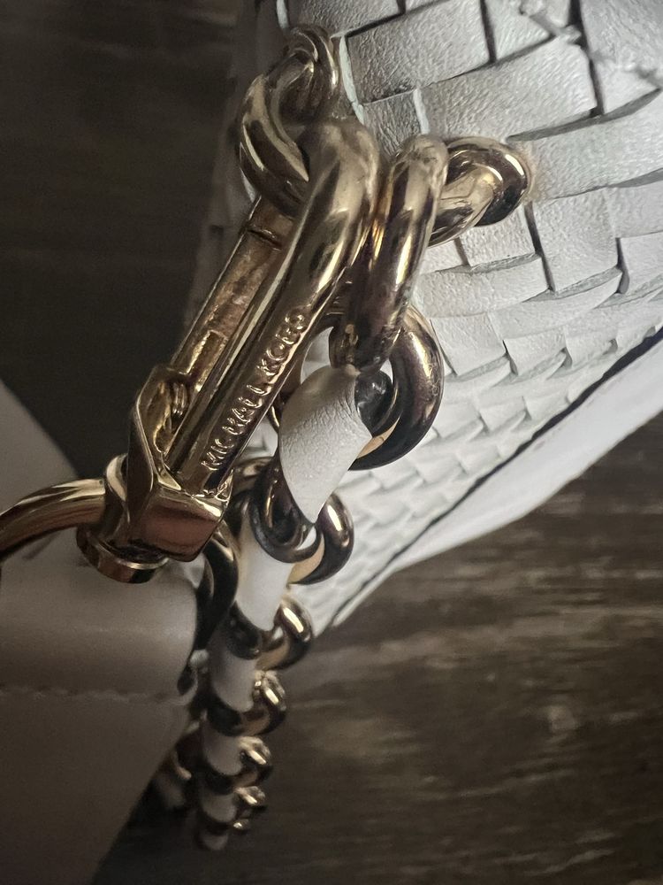 Бесподобная сумочка из натуральной кожи Miichael Kors оригинал
