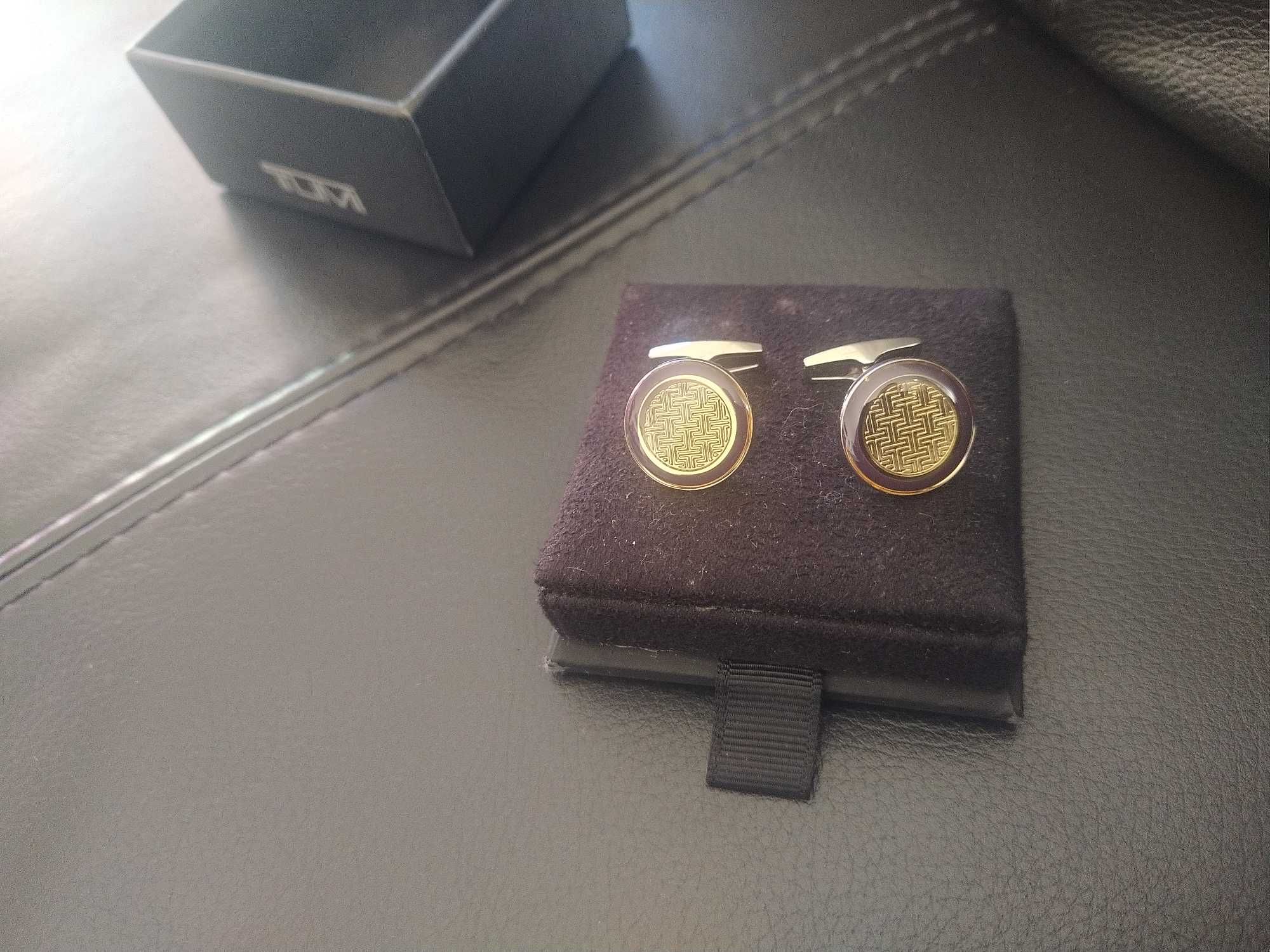 Botões de punho "olho de tigre". Novos com caixa.