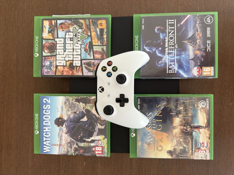 Xbox one X 1TB plus gry pad s zestaw