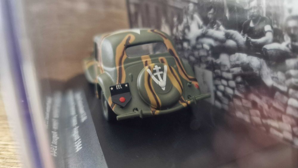 Miniatura Citroen Traction Avant 11 BL 1:43