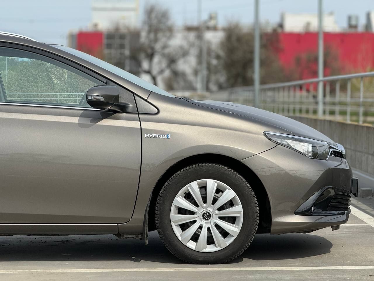 Toyota Auris  2015 року, Hybrid 1.8, автомат,передній привід, 167 т.км