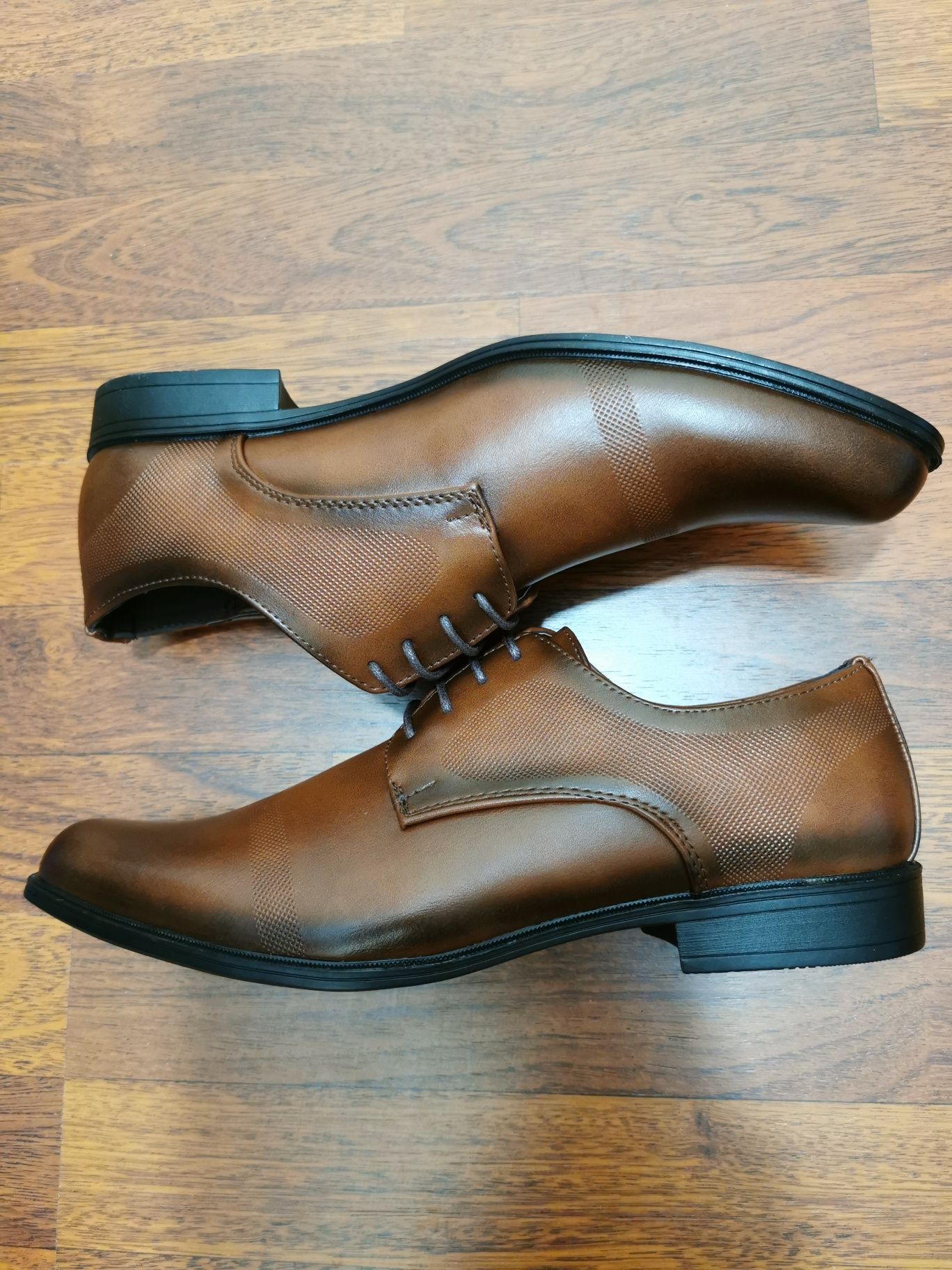 Eleganckie Wizytowe Buty Męskie Badoxx Br