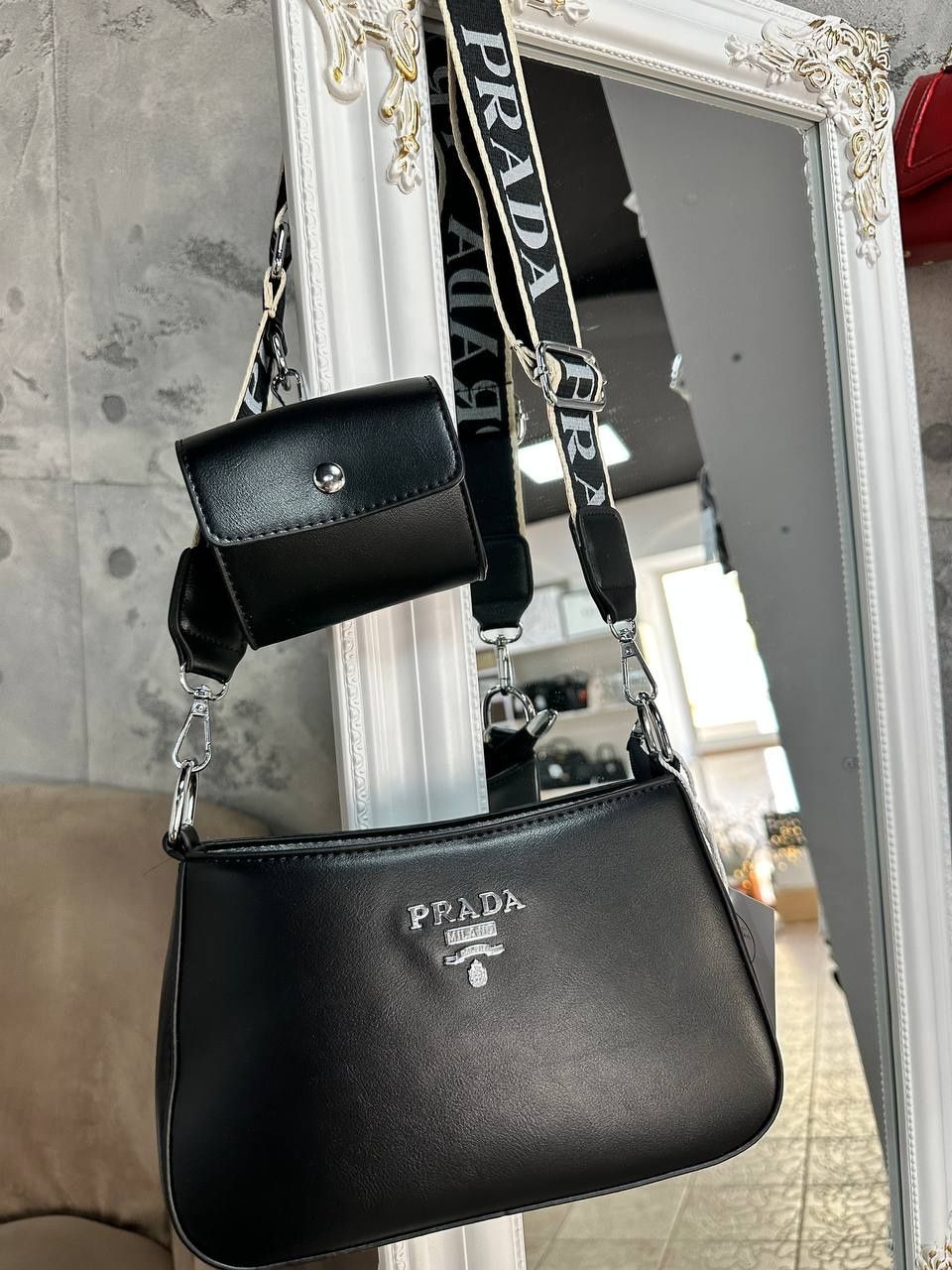 Дуже гарні сумочки Prada