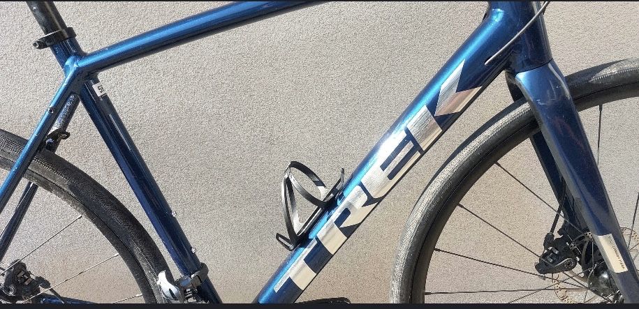 Piekny gravel szosa z 2023 cube trek domane al2 disc