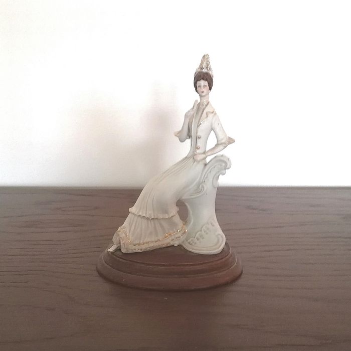 Estatueta/Figura decorativa vintage.