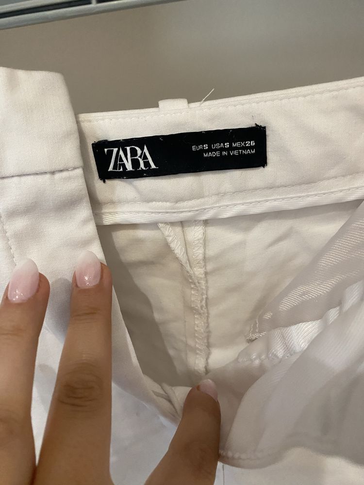 Białe spodenki zara 36 s