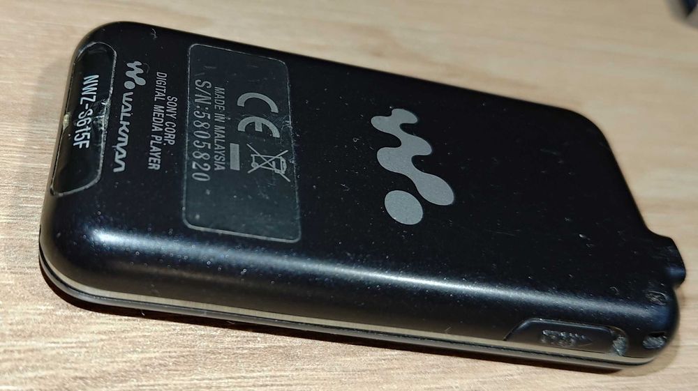 MP3-плеєр Sony Walkman NWZ-S615F