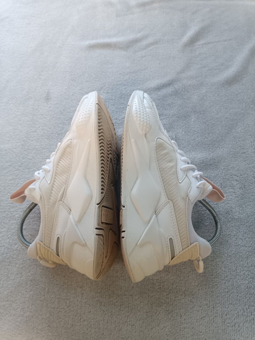 Женские кроссовки Puma р36