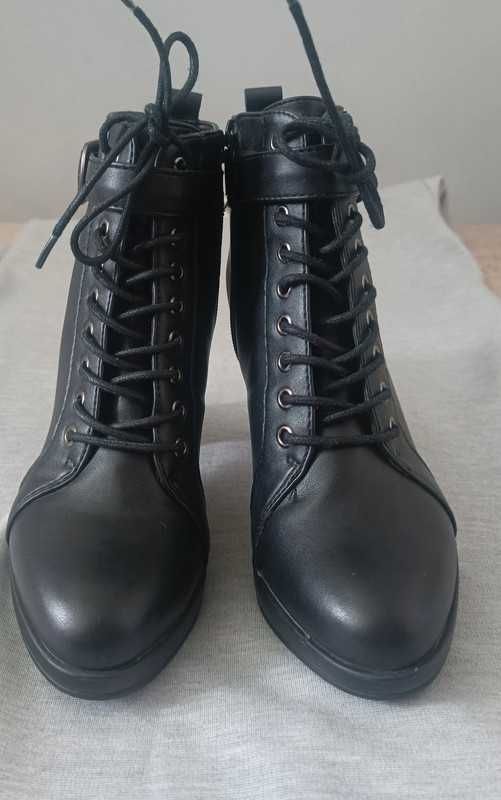 Buty na wysokim obcasie